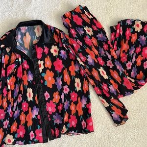 MATCHING TWO PIECE FLOWER SET